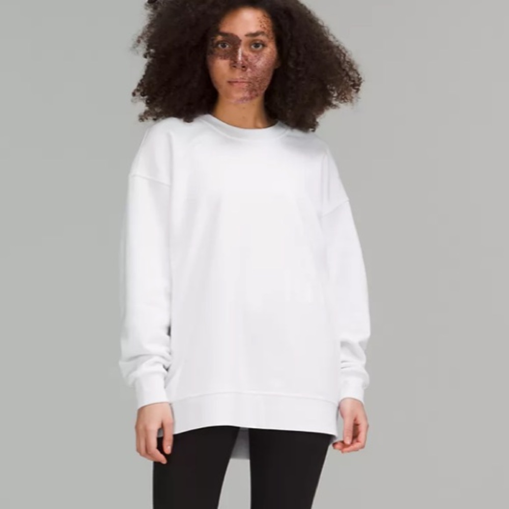 Perfectly Oversized Crew 
Graphic